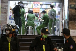 Công an bao vây, khám xét 2 nhà thuốc tây lớn nhất Đồng Nai