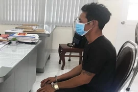 Nghe vợ bị sàm sỡ, dùng súng tự chế bắn bạn