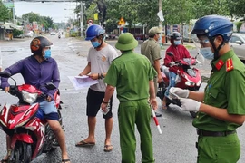 Đồng Nai cho mở lại nhiều hoạt động dịch vụ, người dân đi đường không cần giấy