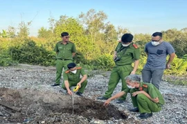 Đồng Nai: Đổ trộm 900 tấn rác thải công nghiệp ra môi trường
