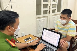 Đồng Nai: Bắt 'tú ông' điều hành gần 200 gái bán dâm 
