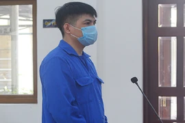 Mâu thuẫn tình cảm, rút súng bắn người tình