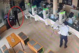 Hàng chục cảnh sát đang truy bắt kẻ nổ súng cướp ngân hàng ở Đồng Nai