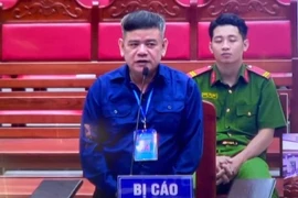Cựu đội trưởng chống buôn lậu bị cáo buộc nhận hối lộ nói lời sau cùng trước khi tòa nghị án