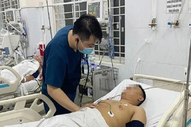6 người nhập viện cấp cứu sau khi uống rượu kèm thuốc 