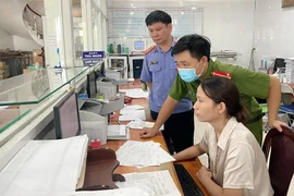 Tạm giữ nhiều bác sĩ, dược sĩ, nhân viên y tế liên quan mua bán giấy chứng nhận ở Đồng Nai 