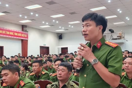 Ban Giám đốc công an tỉnh Đồng Nai đối thoại với 300 công an xã 