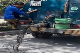 Tài xế xe bồn vừa đi vừa xả nước đen ngòm ở trung tâm TP Biên Hòa nói gì?