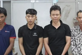 4 gã đàn ông đánh vây đánh người để cướp vé số