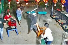 Công an bắt khẩn cấp nhóm thanh niên xông vào nhà truy sát người khác