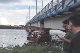 Đã tìm thấy thi thể bé gái tắm mưa bị nước cuốn trôi ra sông Đồng Nai