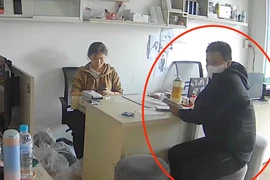 Đồng Nai: Kẻ cướp giật iPhone trong cửa hàng dùng dao dọa người truy đuổi 