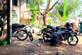 Công an Đồng Nai kiểm tra tiệm sửa xe để phòng ngừa tiếp tay cho 'quái xế’