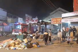 Cháy chợ ở Đắk Lắk, khoảng 28 kiốt chợ bị thiêu rụi