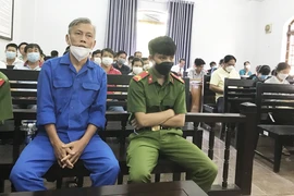 Hàng chục doanh nghiệp vắng mặt tại phiên xử trùm xăng giả Trịnh Sướng 