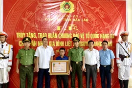 Vụ tấn công trụ sở UBND xã ở Đắk Lắk: Trao huân chương bảo vệ Tổ quốc hạng Ba cho 4 liệt sĩ