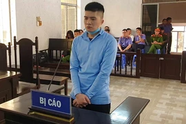 Truy sát vợ 'hờ' vì gọi điện không nghe máy