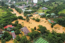 Chùm ảnh: Hàng trăm ngôi nhà ở Đắk Lắk, Đắk Nông bị ngập