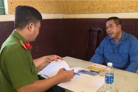 1 phóng viên đang nhận 52 triệu đồng thì bị bắt quả tang