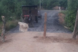 Giáo viên tập trung phản đối khai thác cát sẽ bị xử lý 