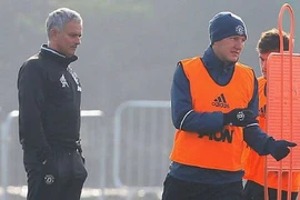 Mourinho cầu cứu 'kẻ thất sủng' Schweinsteiger ?