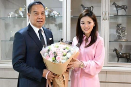 Thái Lan bất ngờ chia tay 2 nữ trưởng đoàn xinh đẹp