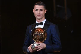 Ngang bằng số quả bóng vàng với Messi, Ronaldo nói gì?