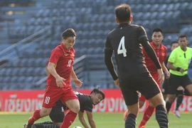 Công Phượng tỏa sáng, VN đánh bại Thái trên đất Thái
