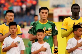 Chuyện Bùi Tiến Dũng xin lỗi vì hai bàn thua ở Yangon