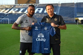 Chủ tịch Buriram phê phán tuyển Thái tập huấn châu Âu