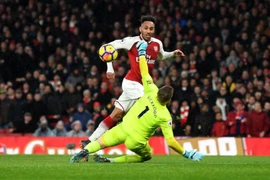 Thái Lan gọi 'hàng khủng' đối đầu với Aubameyang,Hamsik