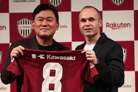 Chính thức đến Nhật, Iniesta nhận lương “cực khủng”