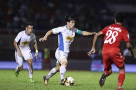 Công Phượng lập cú đúp trong cơn 'mưa gôn'