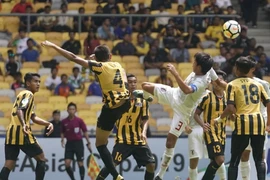 Chủ nhà Malaysia bị loại, Thái Lan thua sốc Tajikistan