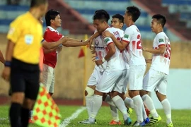 Thắng Hà Nội B trên chấm 11 m may rủi, Nam Định ở lại V-League