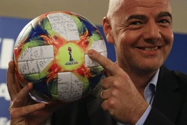 Chủ tịch FIFA muốn giúp Triều Tiên và Chủ tịch Kim Jong-un