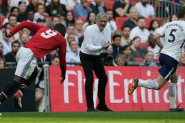 Hết ‘bùa phép’ ở CLB, Mourinho muốn làm HLV đội tuyển?