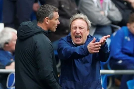 HLV Cardiff City cay cú sau bàn thắng 'ma' của Chelsea