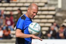 Zidane bất ngờ rời buổi tập của Real