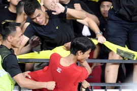 FIFA phạt Indonesia 45.000 USD vụ CĐV làm loạn sân Bung Karno