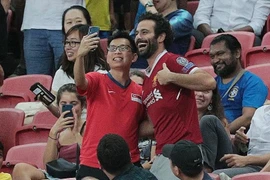 'Salah giả' xuất hiện ở Singapore làm lu mờ dàn sao Brazil