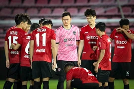 'Áng mây đen' giáng xuống Thai-League