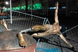 Tượng đài huyền thoại Ibrahimovic sẽ được dựng lại