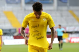 Cú hat-trick ‘đòi công lý cho George Floyd’