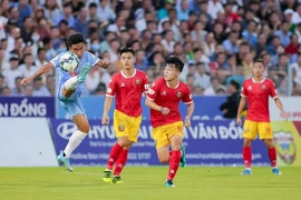 Hồng Lĩnh Hà Tĩnh gai góc, Sài Gòn FC bị chia điểm