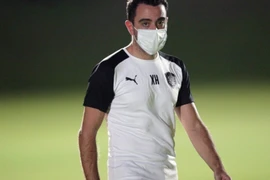 Không về Barcelona, Xavi lại dính COVID-19