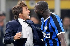 Conte: Chả ai buồn nhớ nhà á quân