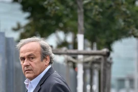 Phản đòn bất thành, Platini còn phải trả 2 triệu Franc