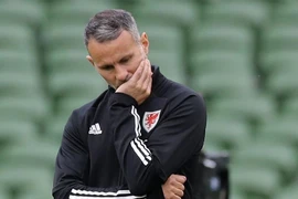 Sốc: Huyền thoại MU, Ryan Giggs bị bắt