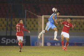 Hoãn trận đấu ở V-League vì COVID-19